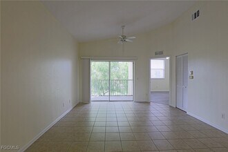 4117 Bellasol Cir in Ft. Myers, FL - Foto de edificio - Building Photo