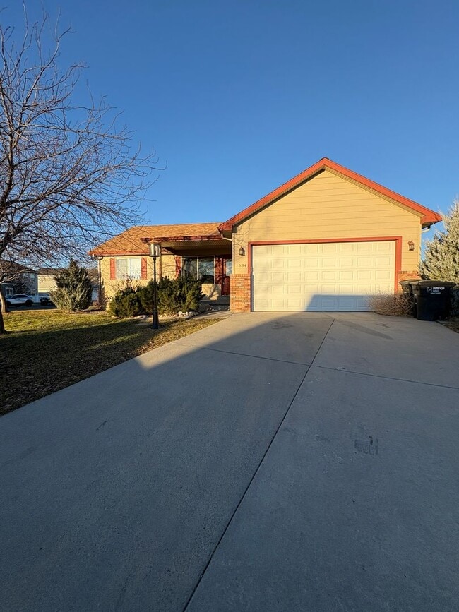 property at 1534 Glacier Peak Cir