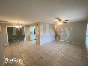 798 Chevy Chase St NW in Port Charlotte, FL - Foto de edificio - Building Photo