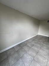 2701 Riverside Dr in Coral Springs, FL - Building Photo - Building Photo