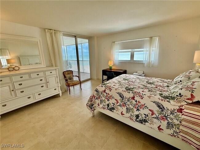 1919 Gulf Shore Blvd N