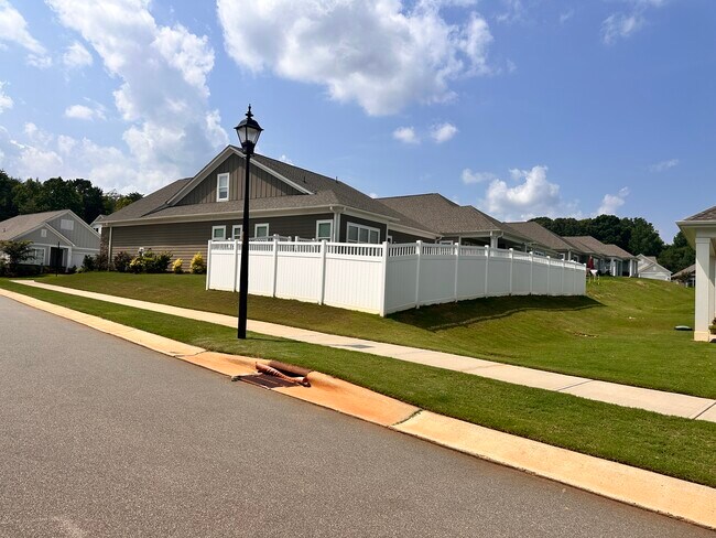 4556 Stellata Loop in Lake Norman of Catawba, NC - Building Photo - Building Photo