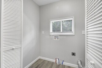 5535 Cartledge Ct in Louisville, KY - Building Photo - Building Photo