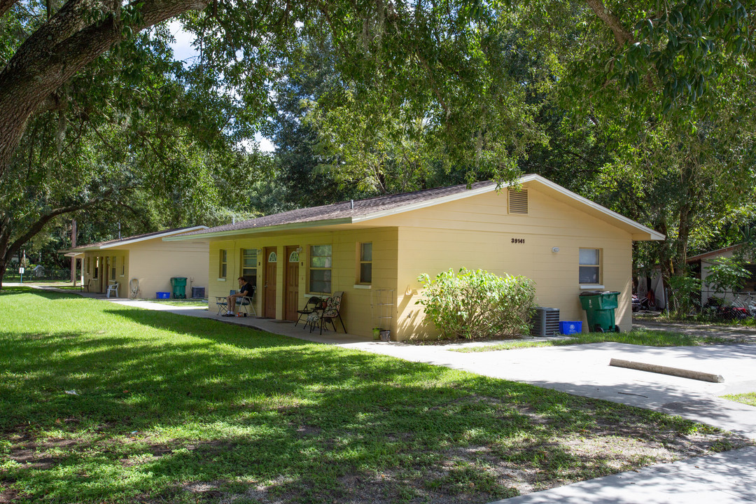 ZEPHYRHILLS DUPLEX PROJECT in Zephyrhills, FL - Building Photo