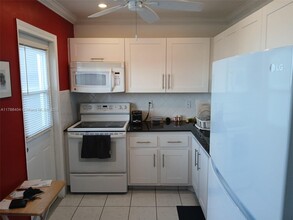 1425 Atlantic Shores Blvd in Hallandale Beach, FL - Building Photo - Building Photo