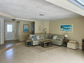 1241 Manor Dr in West Palm Beach, FL - Building Photo - Building Photo