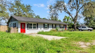 9401 Ripley Rd in Thonotosassa, FL - Building Photo - Building Photo