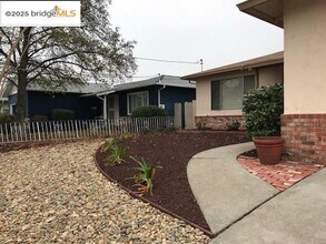 1505 Tulip Dr in Antioch, CA - Building Photo - Building Photo
