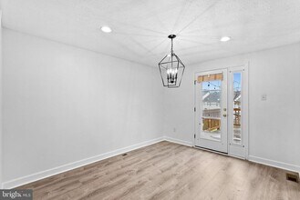 14129 Honey Hill Ct in Centreville, VA - Building Photo - Building Photo