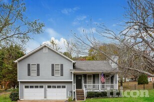 48 Sumer Ln S in Douglasville, GA - Building Photo