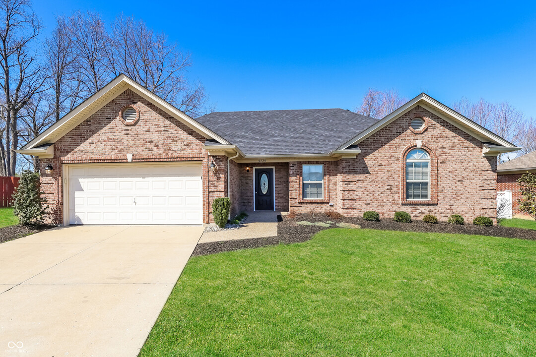 4236 Silver Glade Trail in Sellersburg, IN - Building Photo
