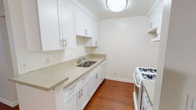 Regency Detroit Apartments in Los Angeles, CA - Building Photo - Interior Photo