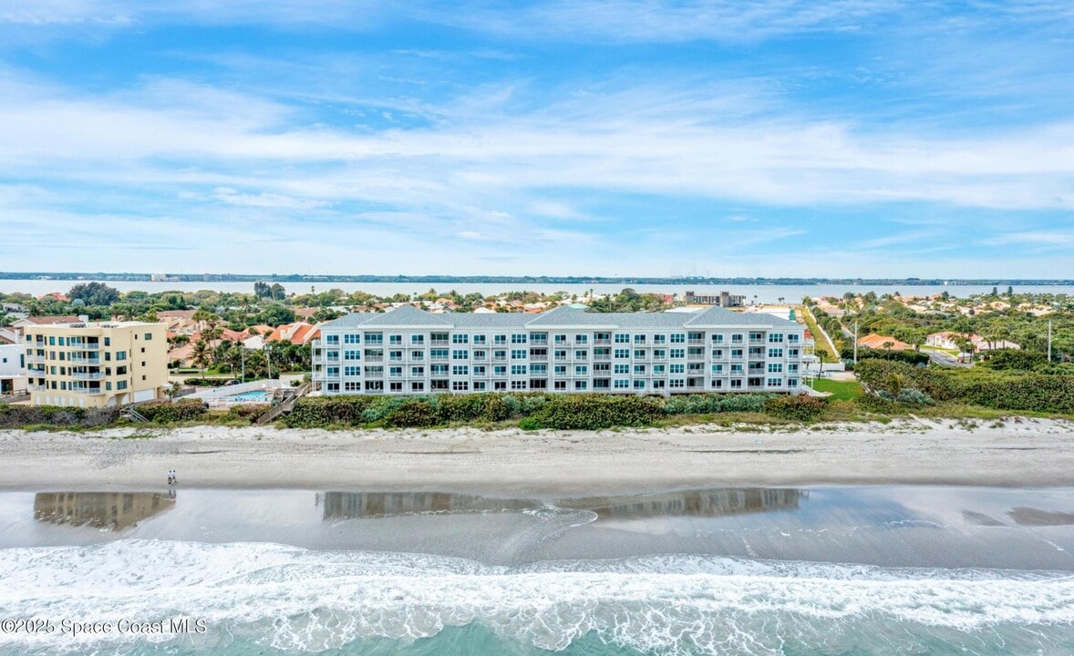 3037 S Hwy A1A in Melbourne Beach, FL - Building Photo