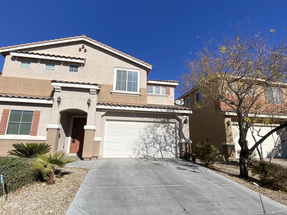 7330 Aspire Ct in Las Vegas, NV - Building Photo