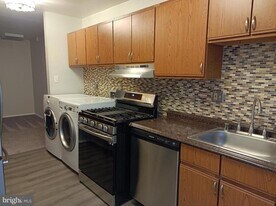 1001 Tyler Ct in Waldorf, MD - Building Photo