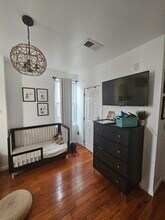 5759 Larchwood Ave in Philadelphia, PA - Foto de edificio - Building Photo