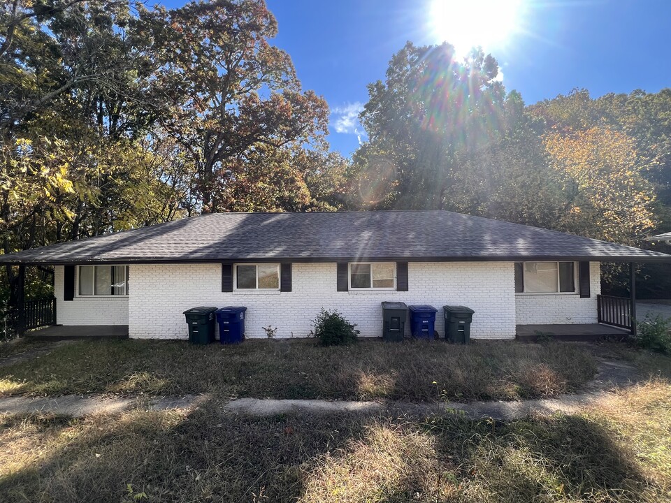 Duplex in Hixson, TN - Building Photo