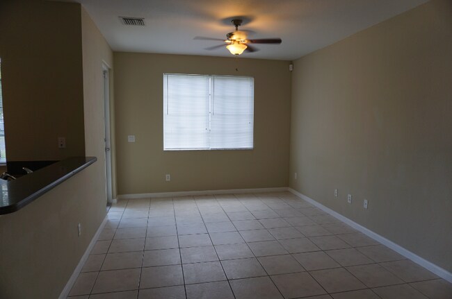 1987 Nassau Dr in Riviera Beach, FL - Building Photo - Building Photo