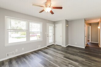 6303 N Bellefontaine Ave in Kansas City, MO - Building Photo - Building Photo