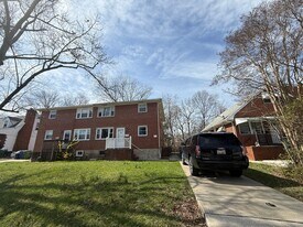 6008 1/2 Burgess Ave in Baltimore, MD - Building Photo