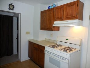 17 Lake Ave in Danbury, CT - Building Photo - Building Photo