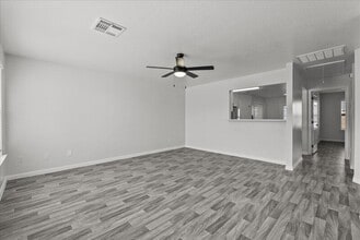 2101 St Lucia Calle in Dickinson, TX - Building Photo - Building Photo