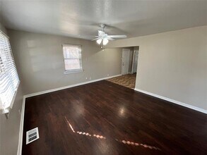 1319 Hansboro Ave in Dallas, TX - Building Photo - Building Photo