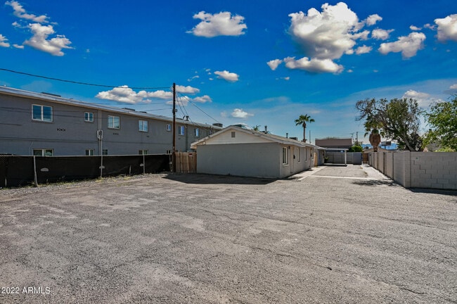2142 E Taylor St in Phoenix, AZ - Building Photo - Building Photo