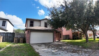 15 Monette St in Edinburg, TX - Building Photo