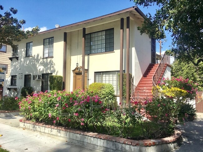 property at 108 N Kenwood St