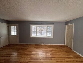 6609 W Broadway in Minneapolis, MN - Building Photo - Building Photo