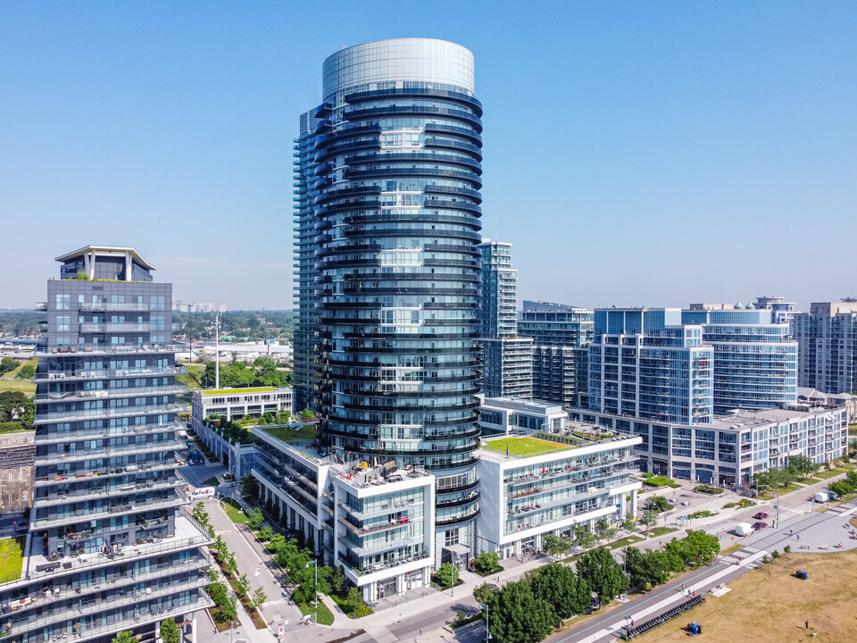 Waterscapes in Toronto, ON - Building Photo