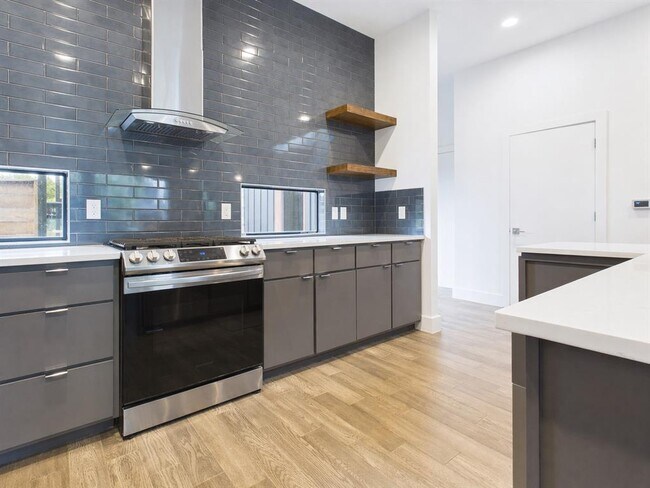 4402 Mt Vernon Dr in Austin, TX - Building Photo - Building Photo