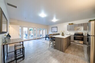 8968 Wonderland Ave in Los Angeles, CA - Building Photo - Building Photo