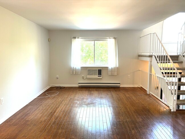 60 Lawn Ave in Stamford, CT - Building Photo - Building Photo