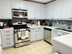 924 Jefferson St-Unit -5B in Hoboken, NJ - Building Photo - Building Photo