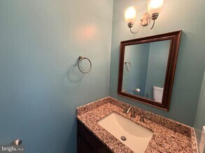 11520 Summer Oak Dr in Germantown, MD - Foto de edificio - Building Photo
