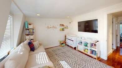 276 Bowen St in Boston, MA - Building Photo - Building Photo