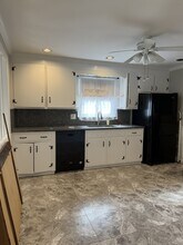 21 Mettler St in Woodbridge, CT - Building Photo - Building Photo