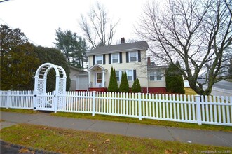 106 Chestnut St in West Haven, CT - Building Photo - Building Photo