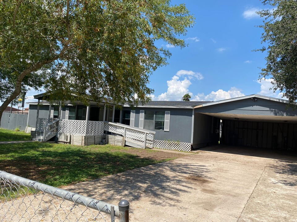 3205 E Barbara Ln in Edinburg, TX - Building Photo