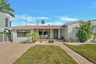 538 NE 14th Ave in Fort Lauderdale, FL - Building Photo