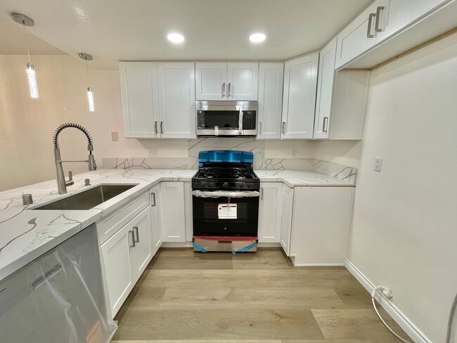 936 Fairway Ave