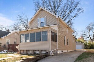 409 Harrison Ave in Ferguson, MO - Building Photo