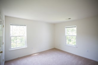 Shenandoah Commons in Front Royal, VA - Building Photo - Interior Photo