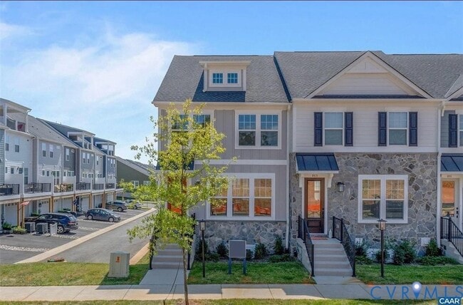 property at 805 Park Ridge Dr