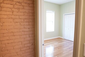 303 Dudley St, Unit 3 in Boston, MA - Building Photo - Building Photo