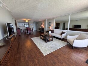 1208 Marine Way in North Palm Beach, FL - Building Photo - Building Photo