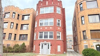 8017 S Phillips Ave in Chicago, IL - Building Photo