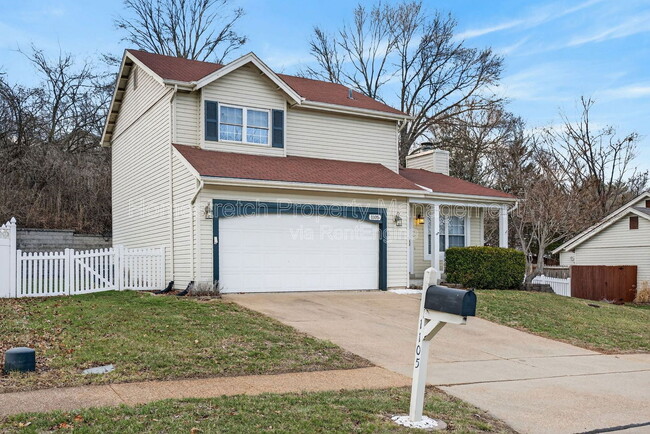 1105 Treetop Village Dr in Ballwin, MO - Building Photo - Building Photo